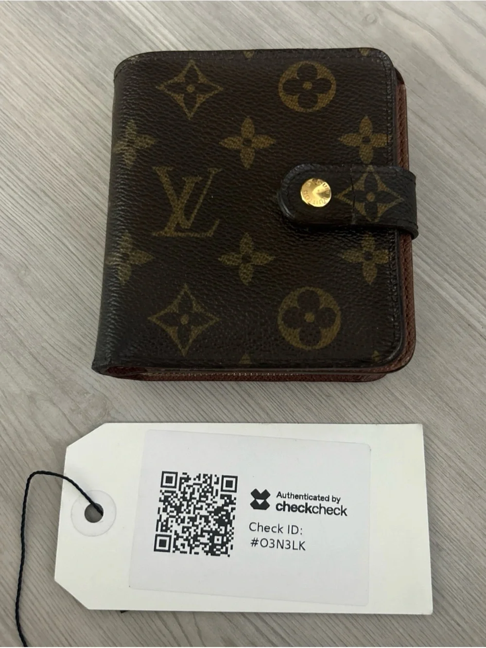 Louis Vuitton Classic Compact Zippe Wallet